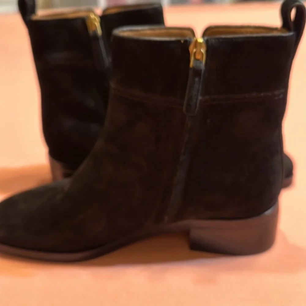New Tory Burch Suede Boots. Glod Logo and Zipper. Black. Size 7.5.